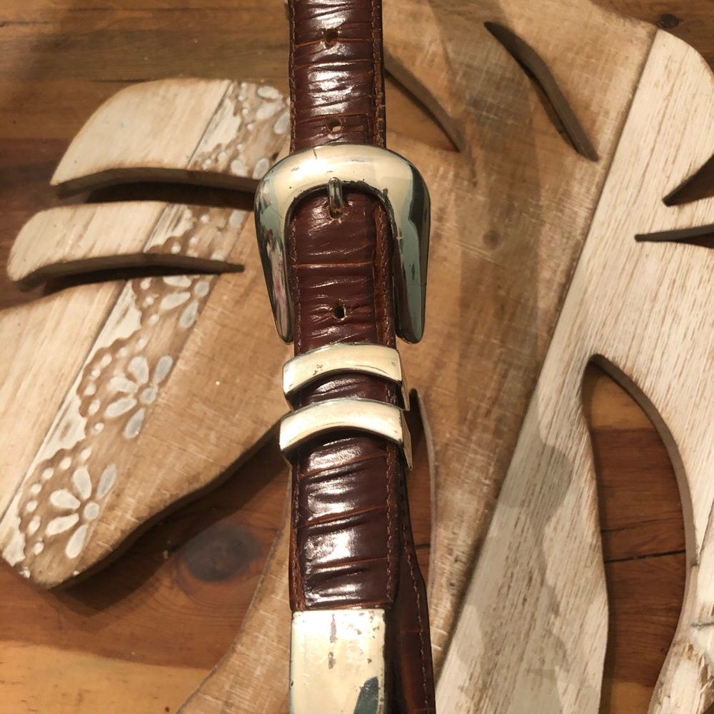 Men’s leather belt with silver buckle 42